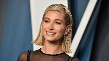 Hailey Bieber attends the Vanity Fair Oscar Party at Wallis Annenberg Center for the Performing Arts on February 09, 2020 in Beverly Hills, California