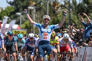 Tour of Turkey: Fabio Jakobsen takes first win of 2024 on stage 1