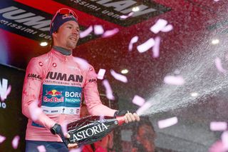 Primož Roglič (Red Bull-Bora-Hansgrohe) is back in the Giro d'Italia pink jersey following stage 7