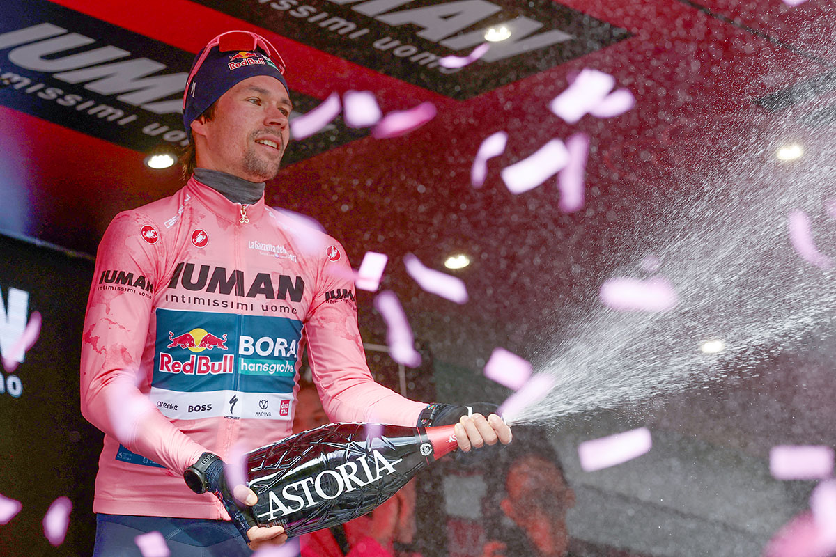 Primož Roglič (Red Bull-Bora-Hansgrohe) is back in the Giro d&#039;Italia pink jersey following stage 7