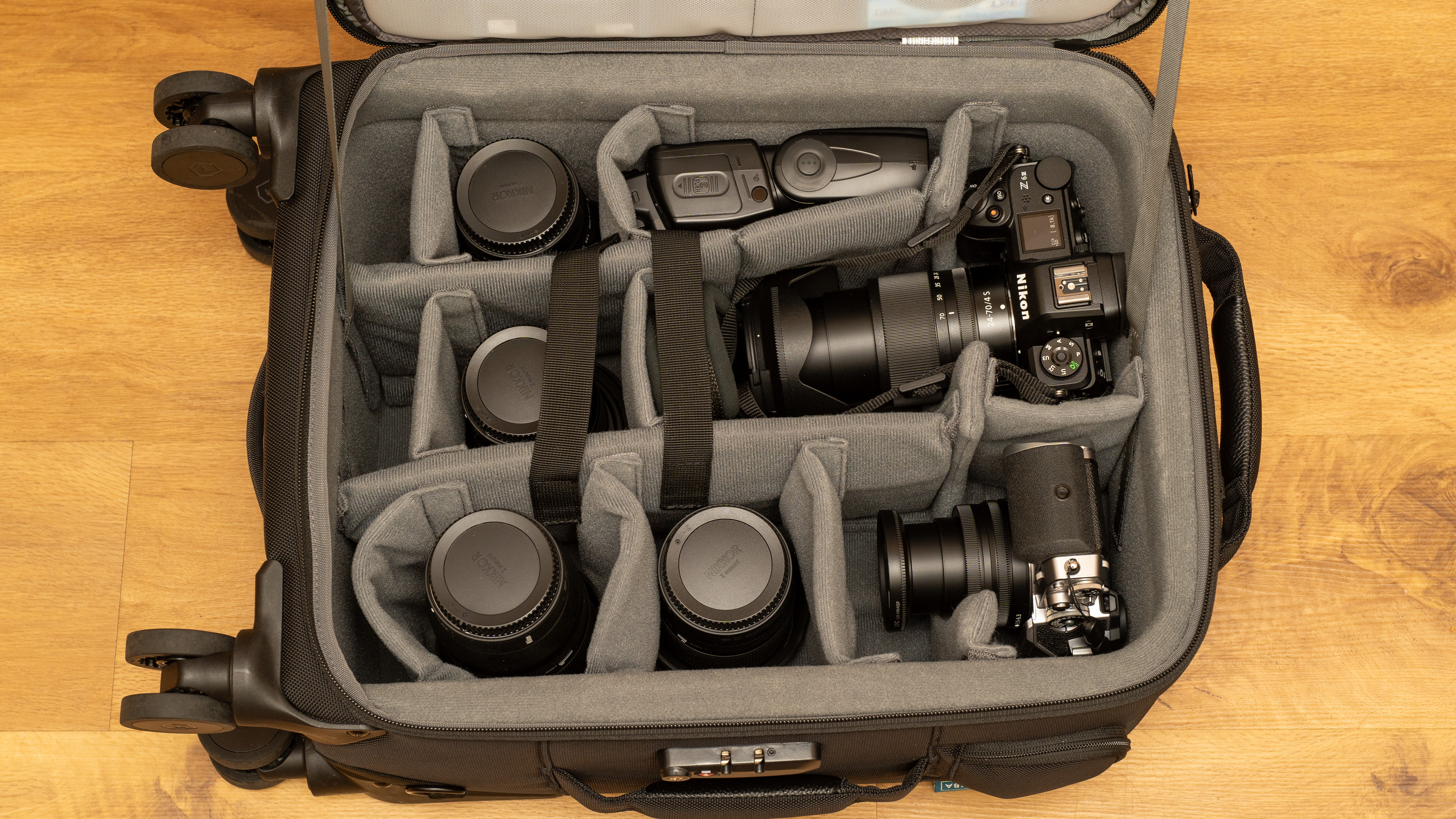 Tenba Roadie v2 Spinner 21 Air Case product image
