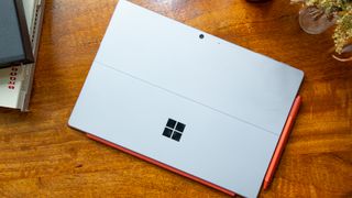 Aan het ontwerp van de Surface Pro 7 is niet veel veranderd ten opzichte van het model van vorig jaar.