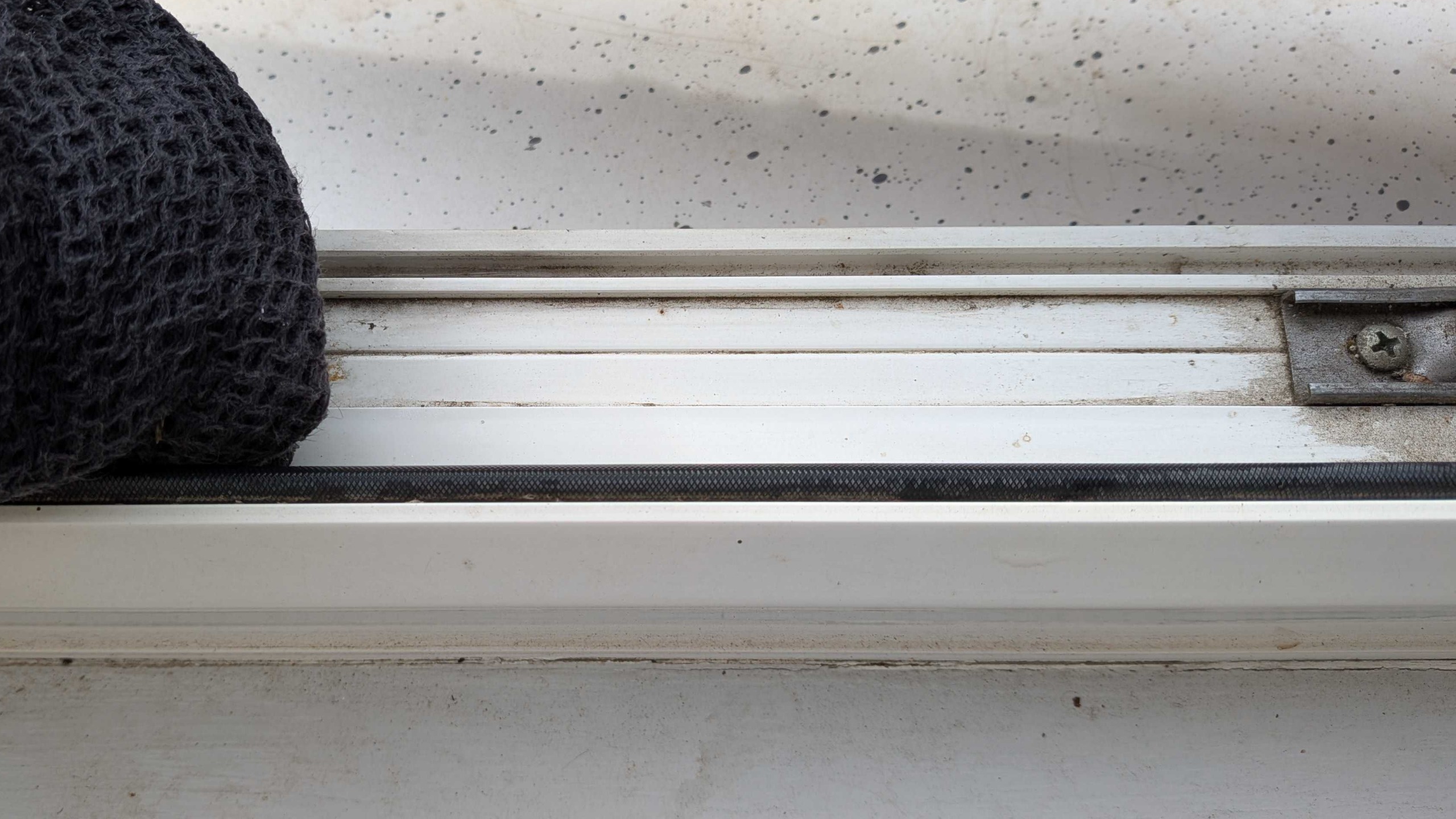 Cleaner window track