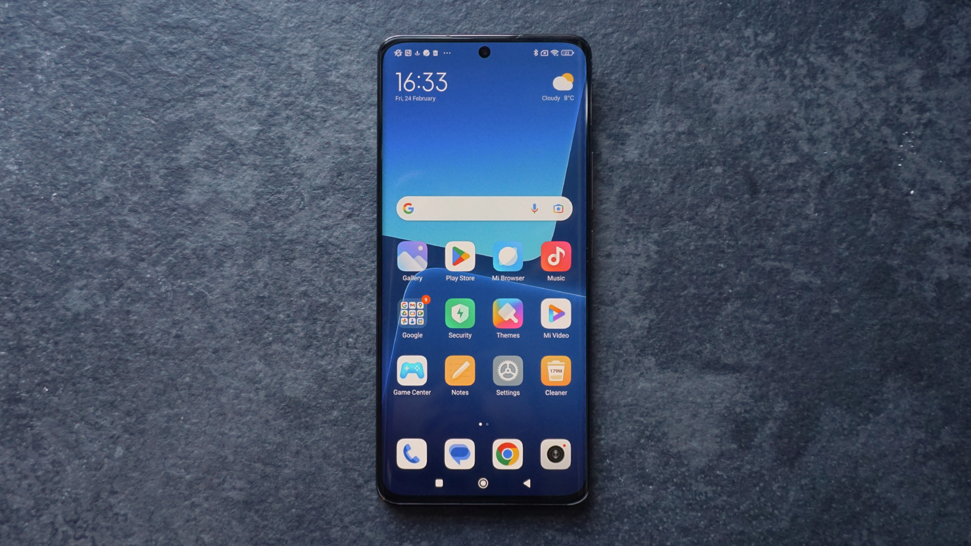 Xiaomi 13 Pro review front straight
