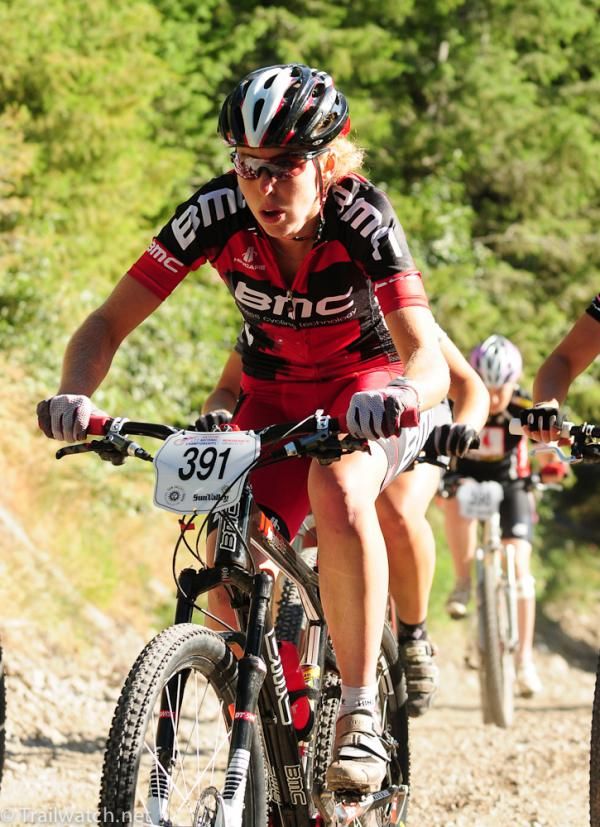 Erica Zaveta (BMC) on the long fireroad climb