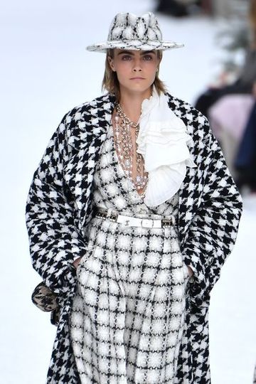 Karl Lagerfeld's Last Chanel Show is a Snowy Winter Wonderland | Marie ...