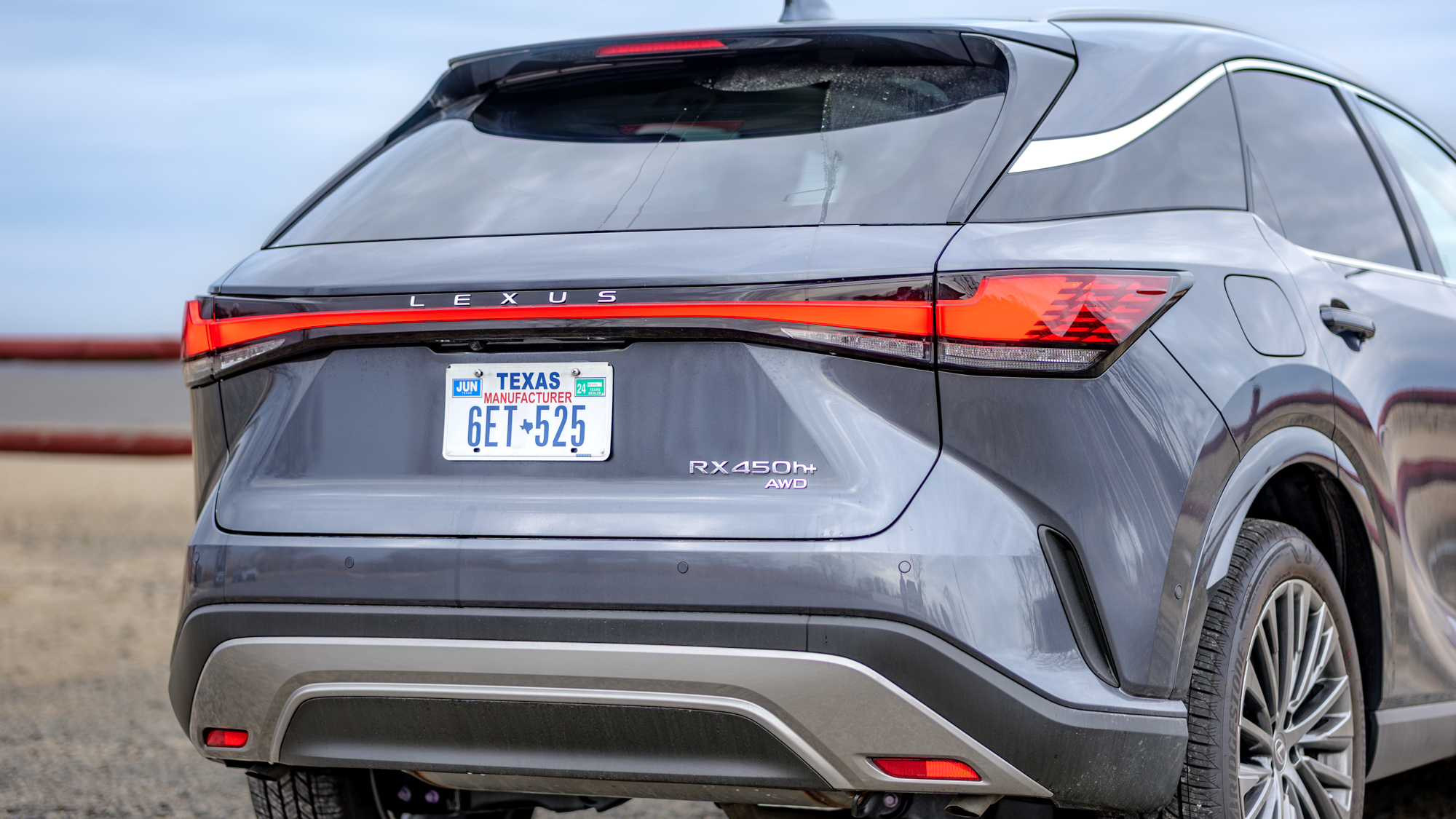 2026 Lexus RX 450h+ review.