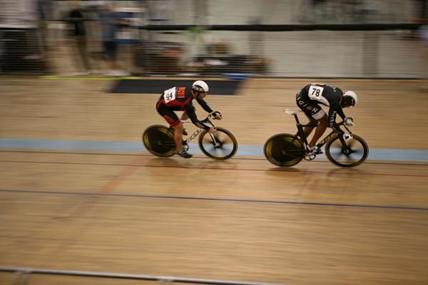 Giddeon Massie (Bike Religion) leads James Watkins (Momentum Coaching Group)