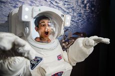 Winchester Science Centre boy in astronaut suit