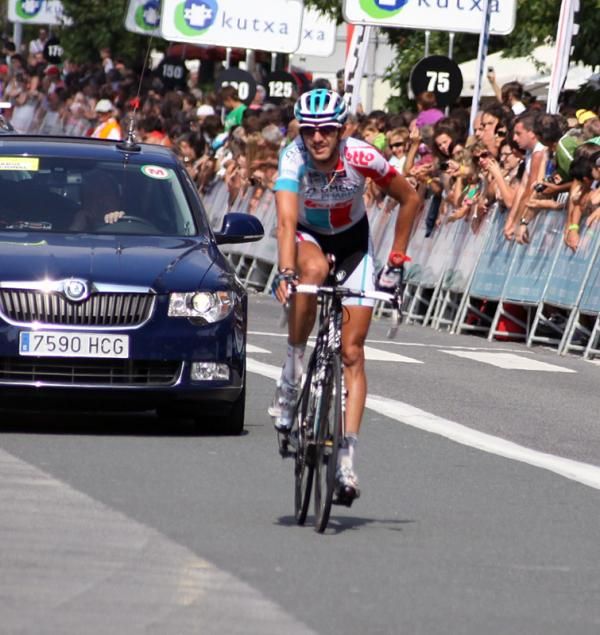Tour de France stage winner Jelle Vanendert (Omega Pharma-Lotto) finishes alone in 10th place.