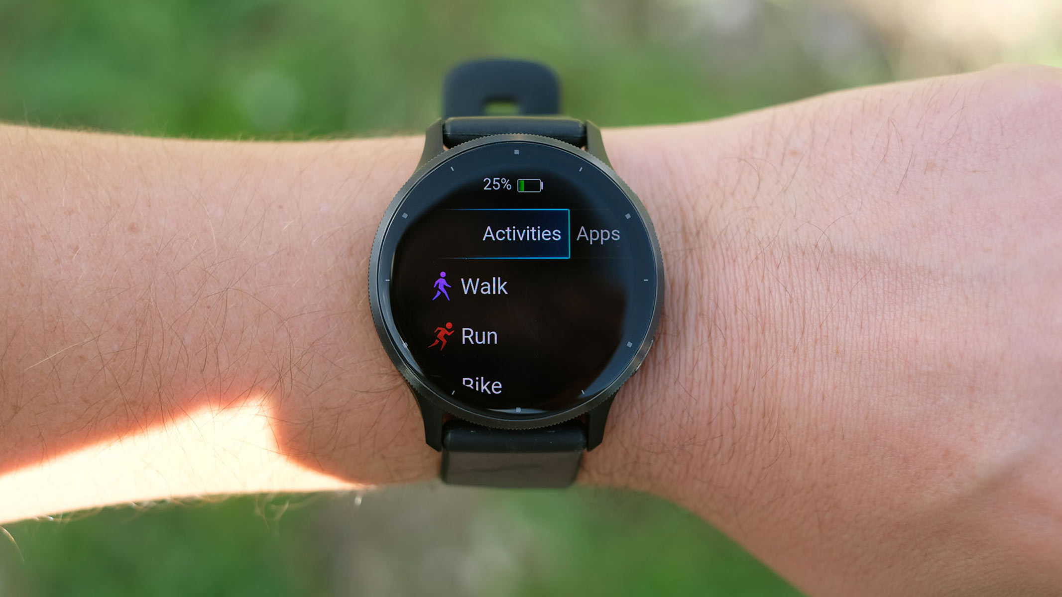 Garmin Venu 3, a close-up picture of the sports modes display