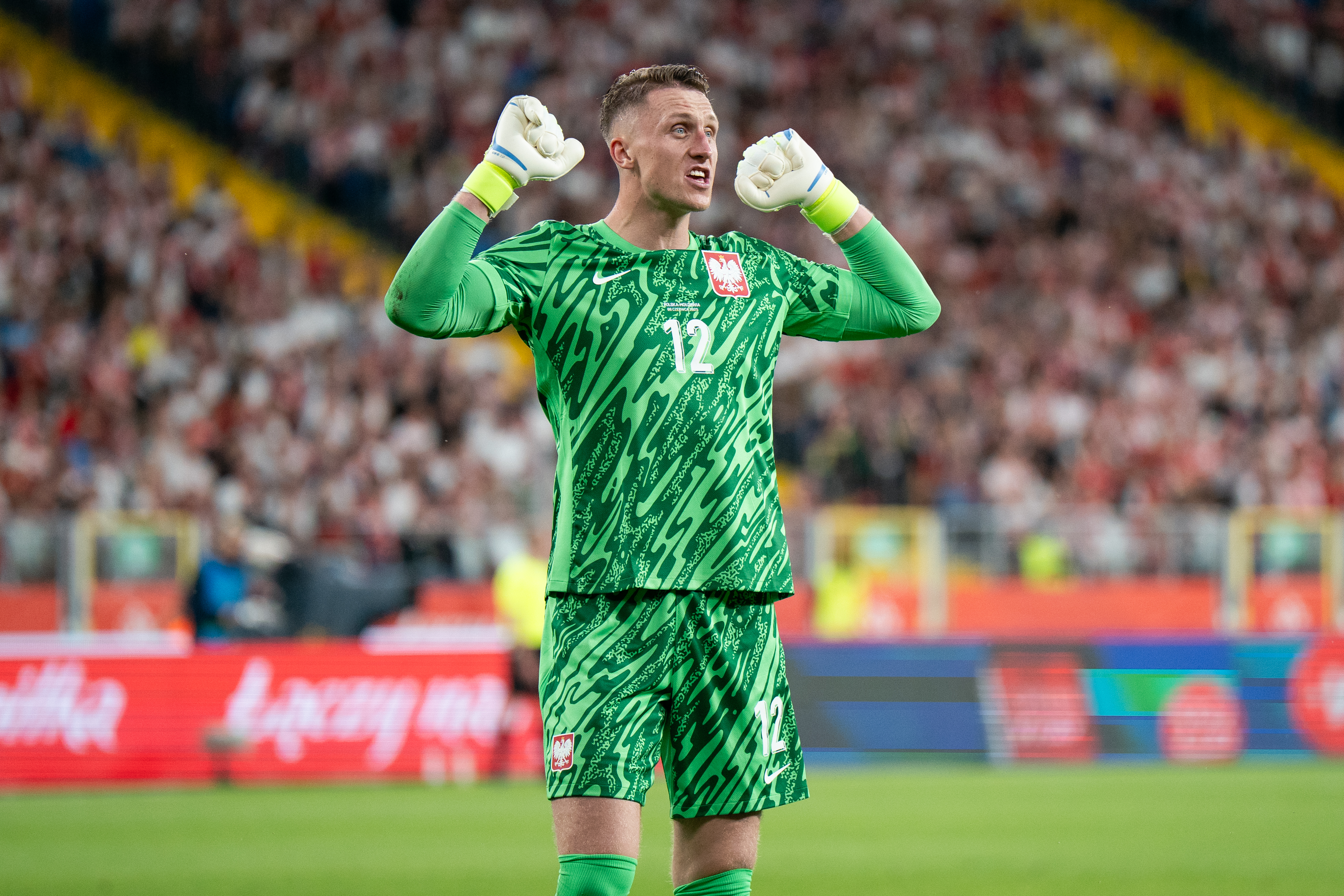 Poland international Marcin Bulka wants to move away from Nice but a transfer to Manchester United wont be possible