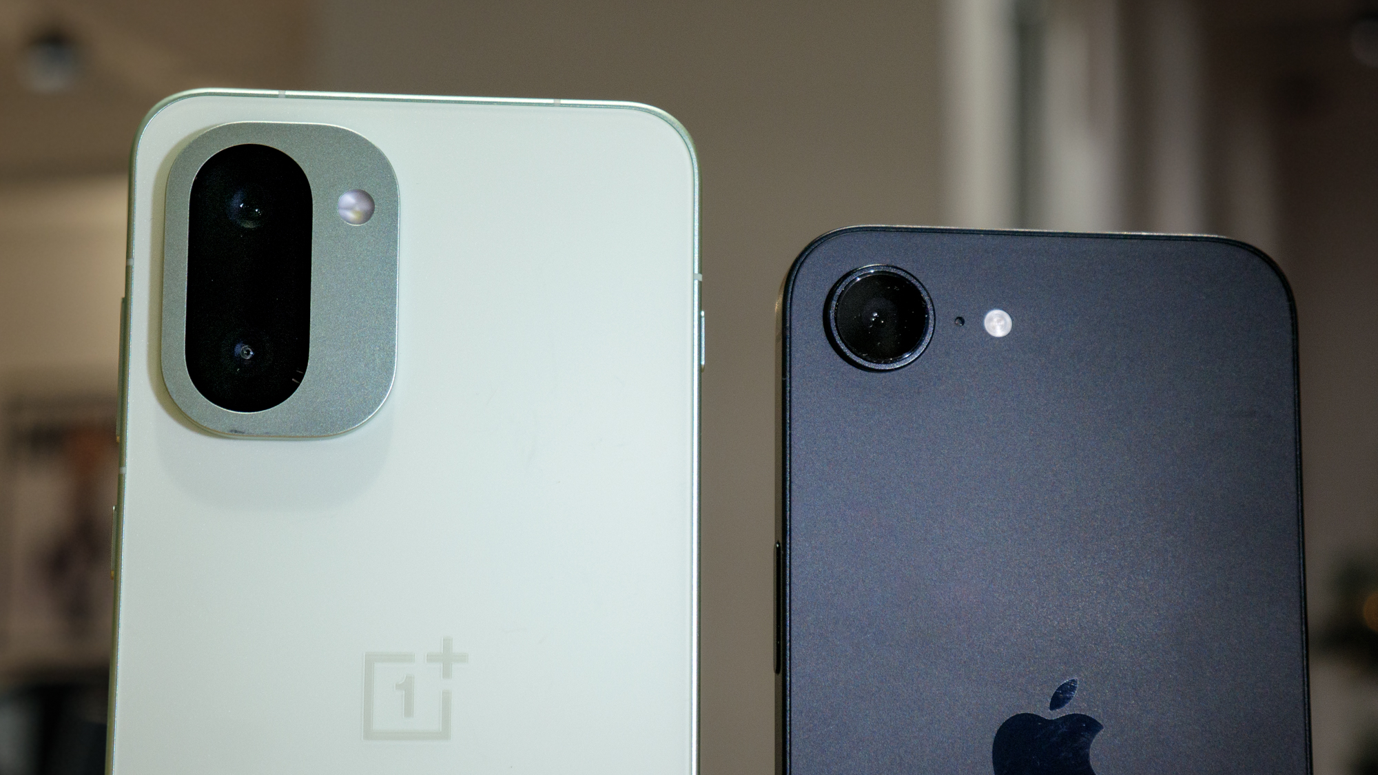OnePlus 15R vs iPhone 16e cameras.