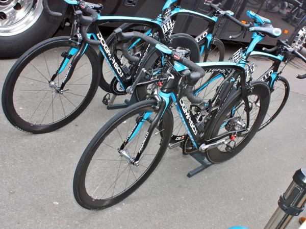 The distinctive black-and-blue Pinarello Dogmas of Team Sky are easy to pick out in the peloton.