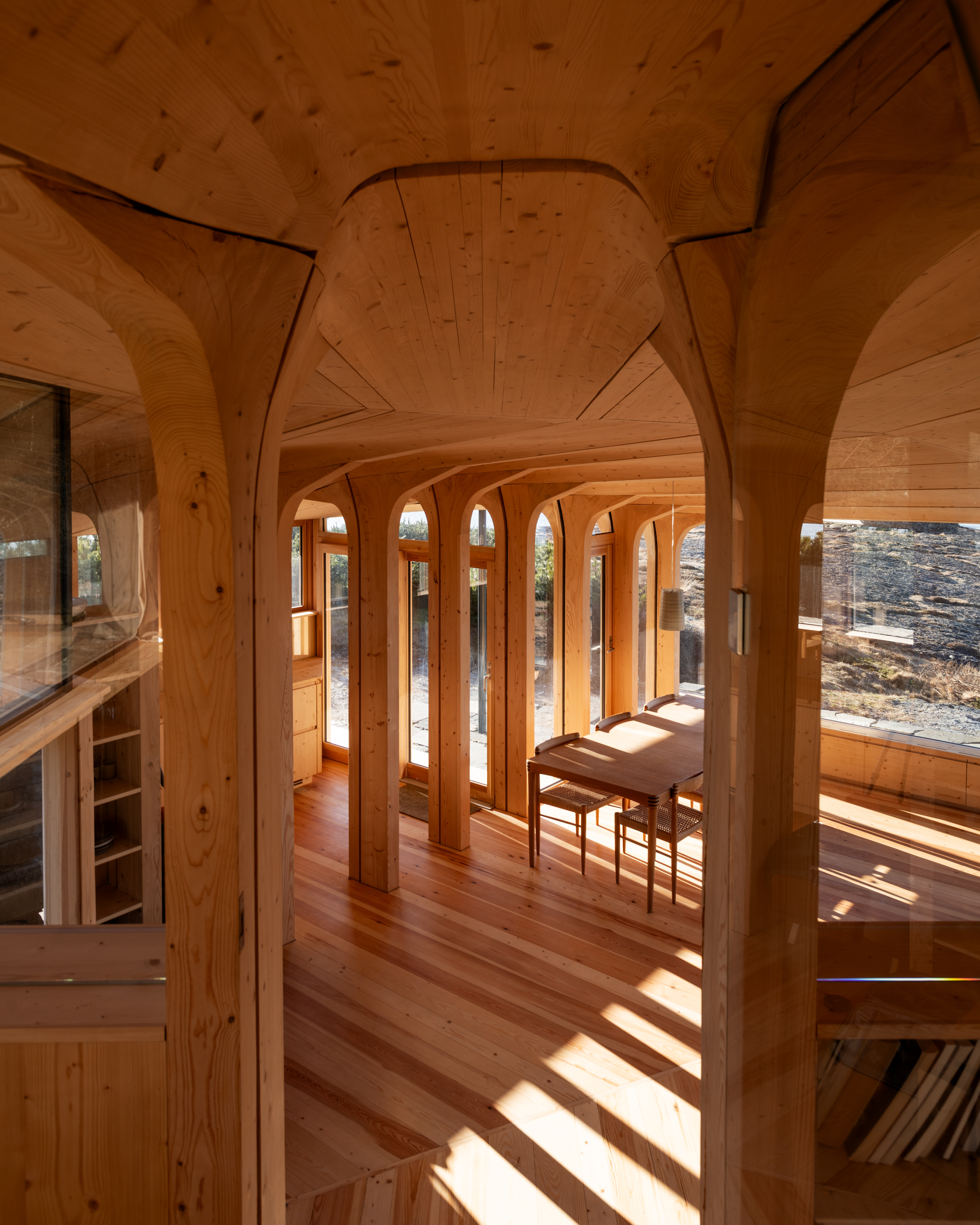 A Norwegian cabin built like a Viking hull, figure 3
