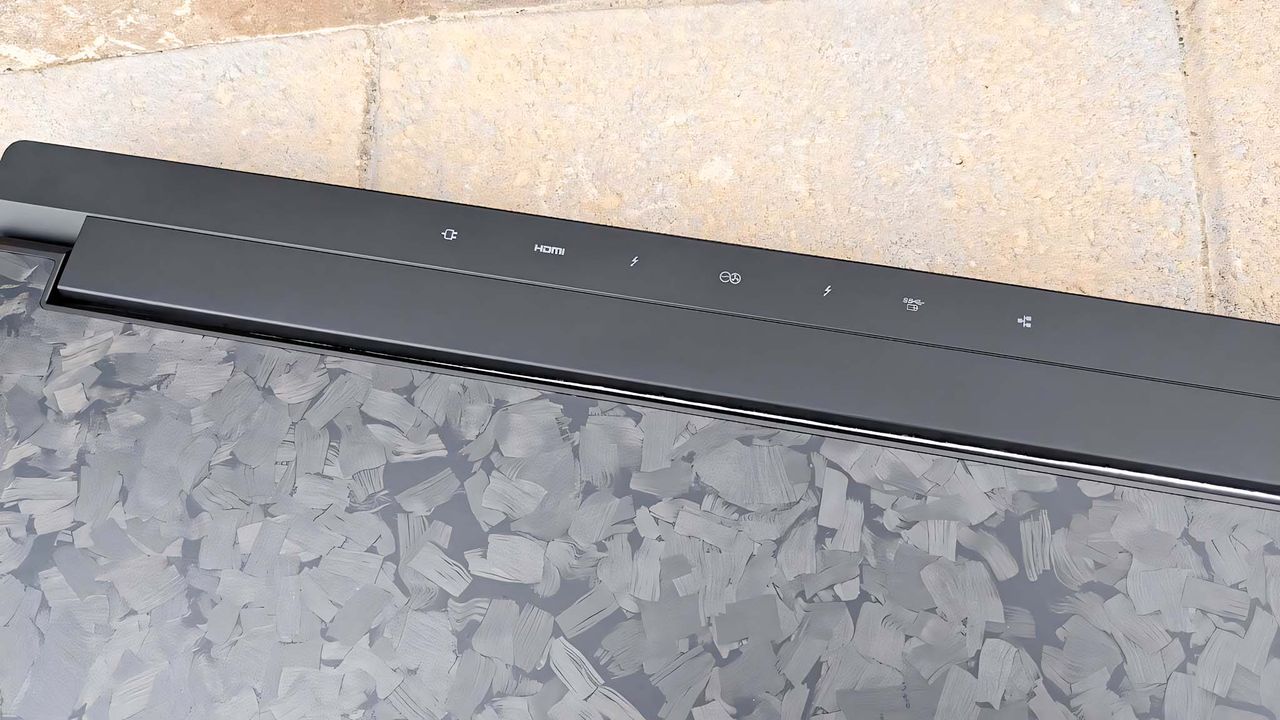 Lenovo Legion 9i (Gen 8) back port symbols.