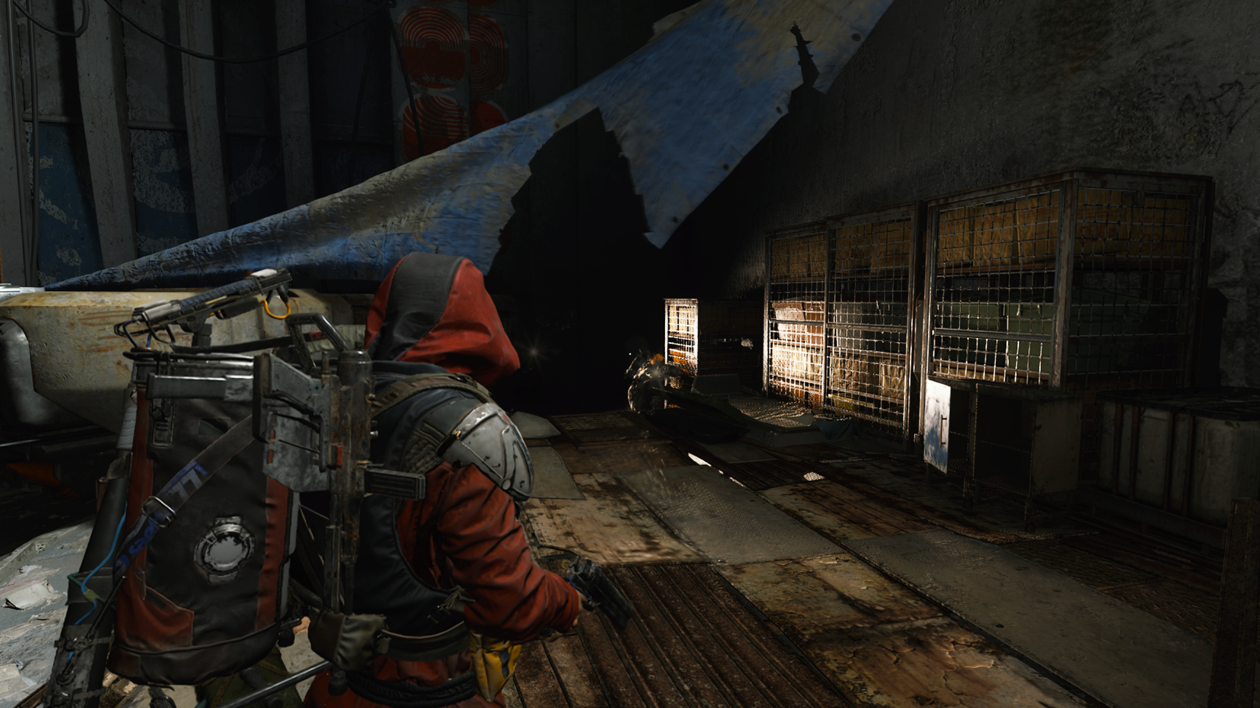 Arc Raiders Outstanding Balance: A player looking at Dodger's stash in the dark Traffic Tunnel area.