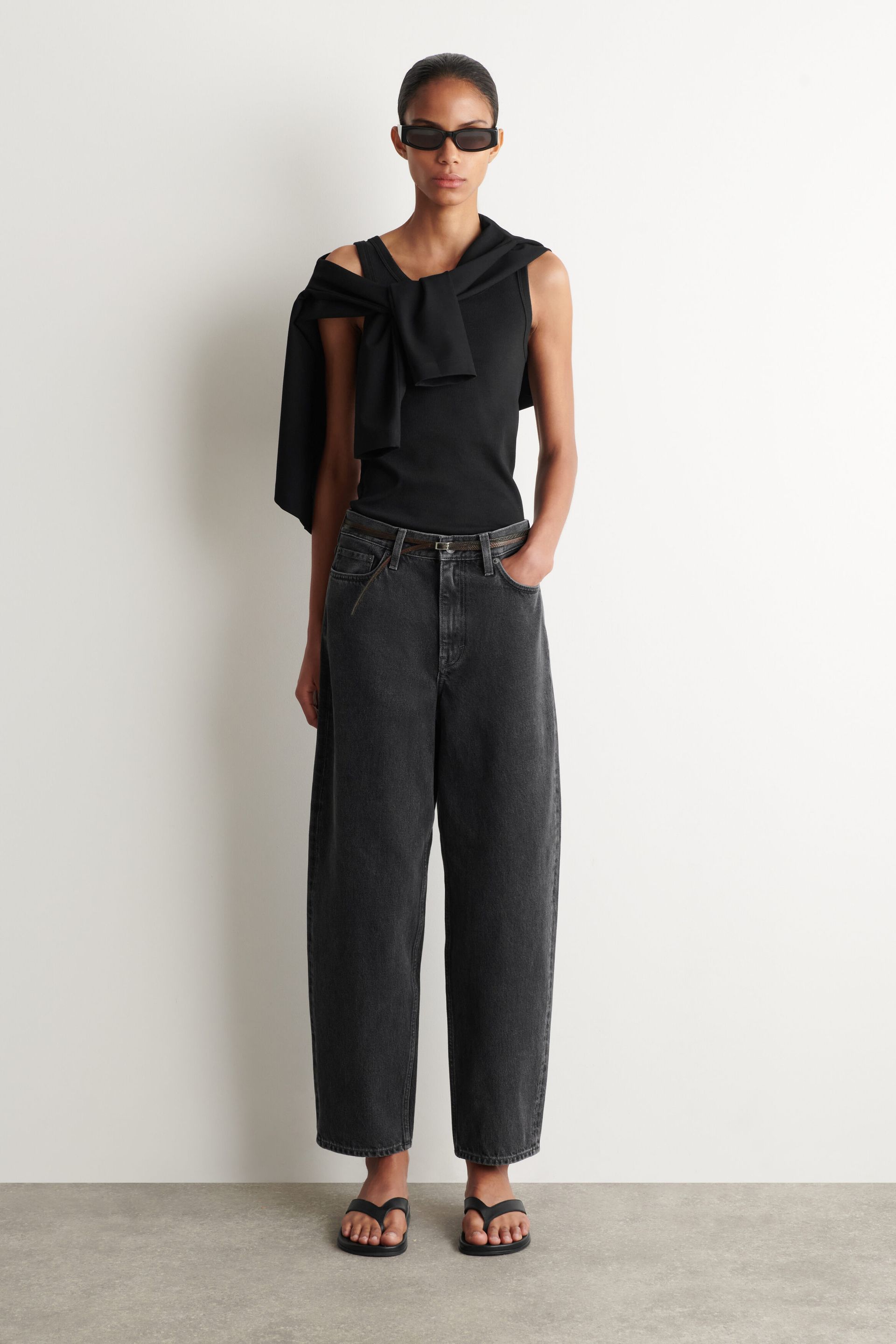 Arch Tapered Jeans