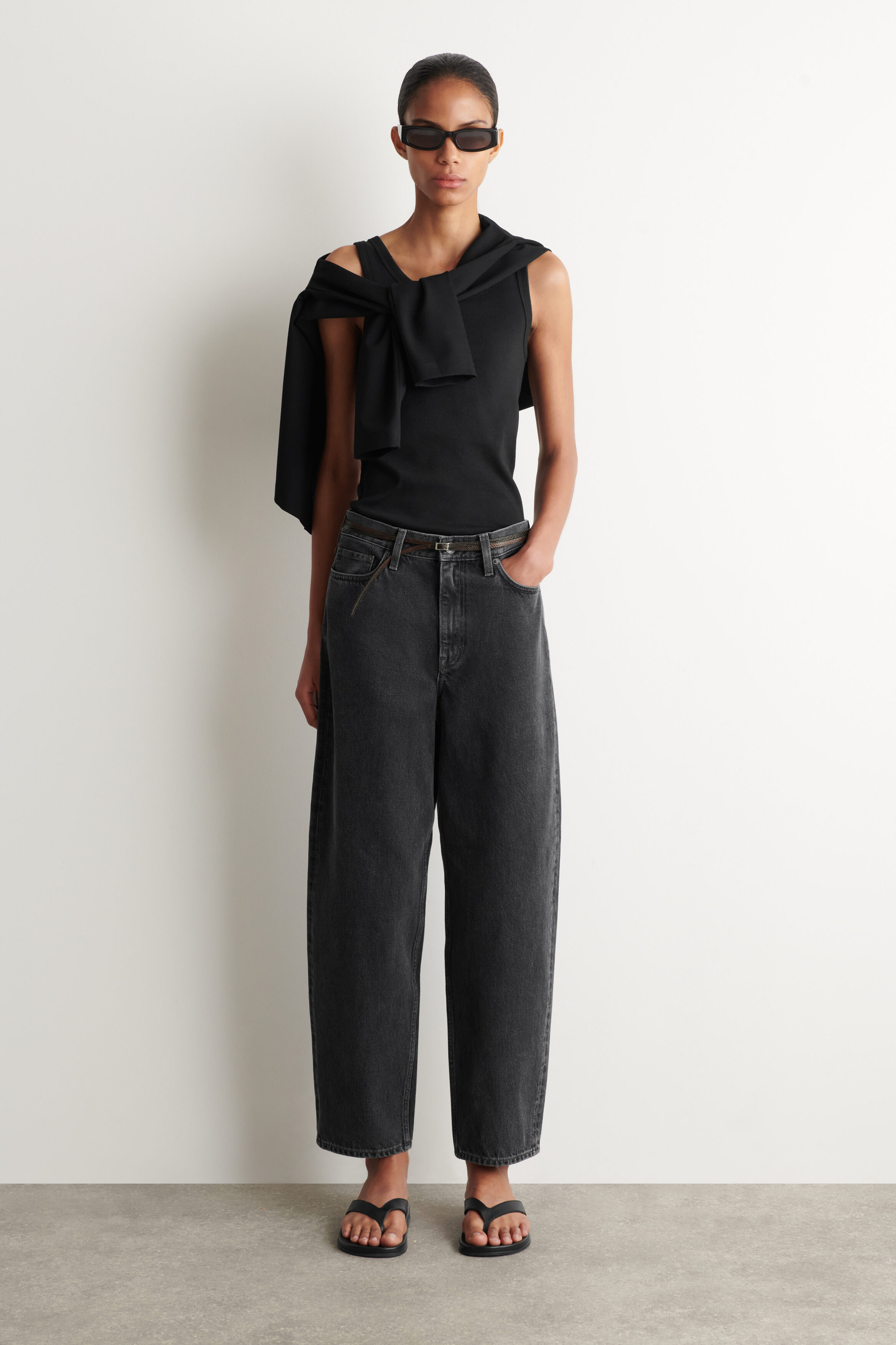 Arch Tapered Jeans