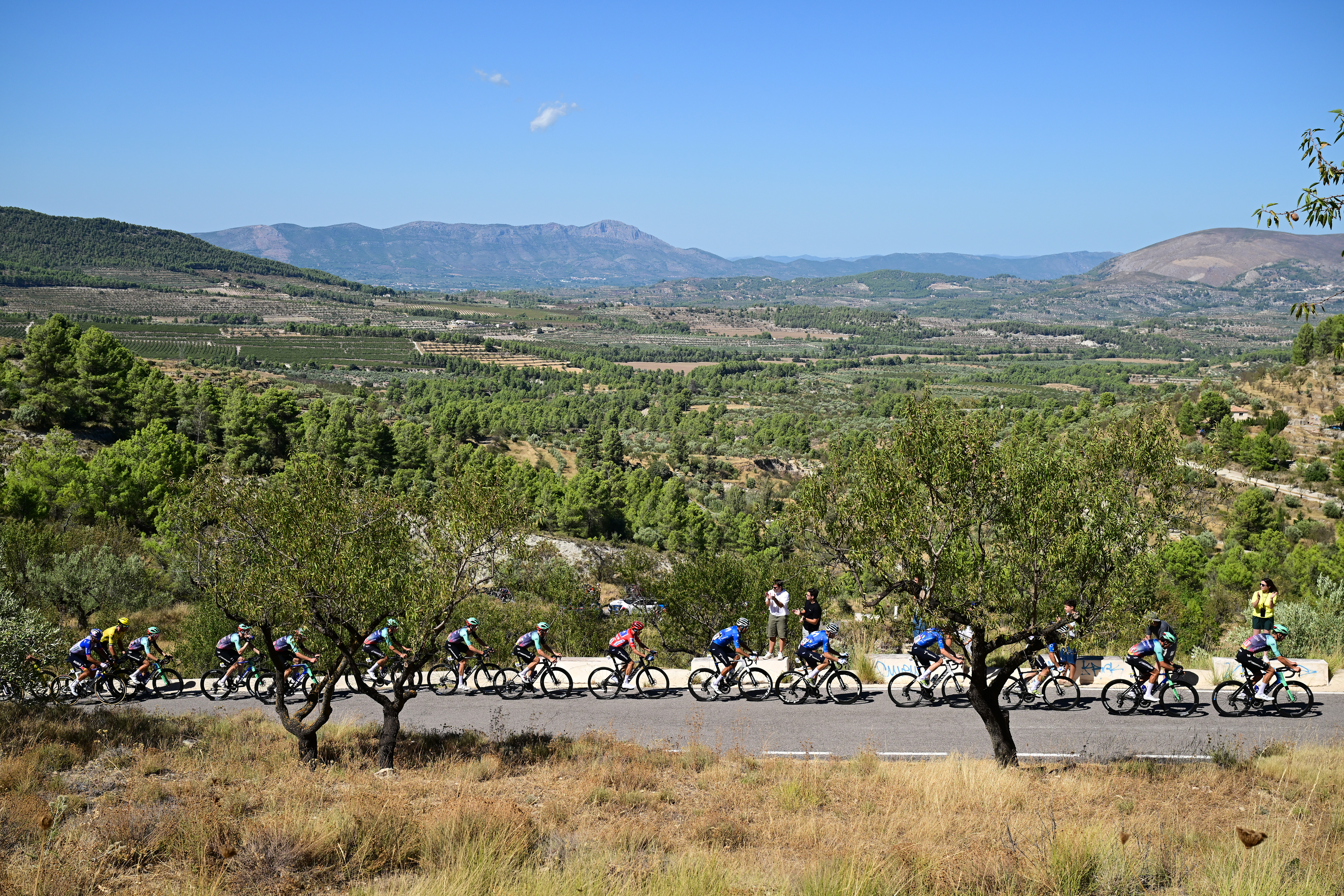 Vuelta a España stage 9 LIVE: Three riders lead onto the Alto de Aitana with a separate GC battle expected behind
