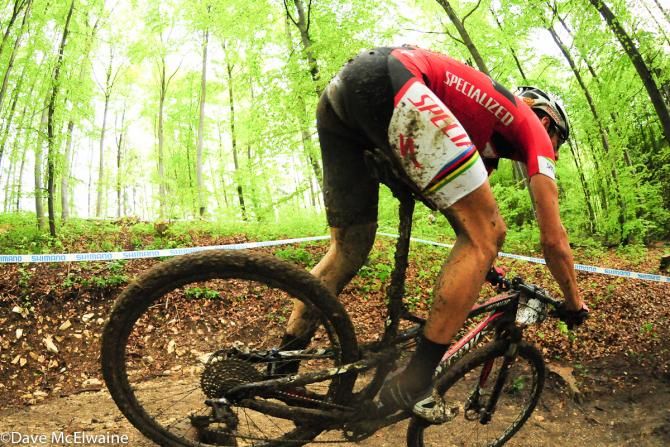 Jaraslov Kulhavy (Specialized) riding a steep trail