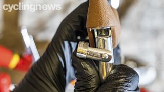 How to remove a bike wheel