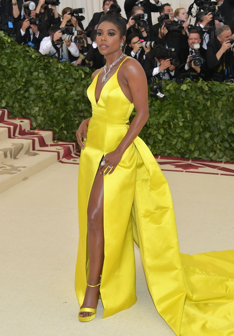 Yellow, Clothing, Fashion model, Red carpet, Fashion, Carpet, Dress, Hairstyle, Shoulder, Premiere,