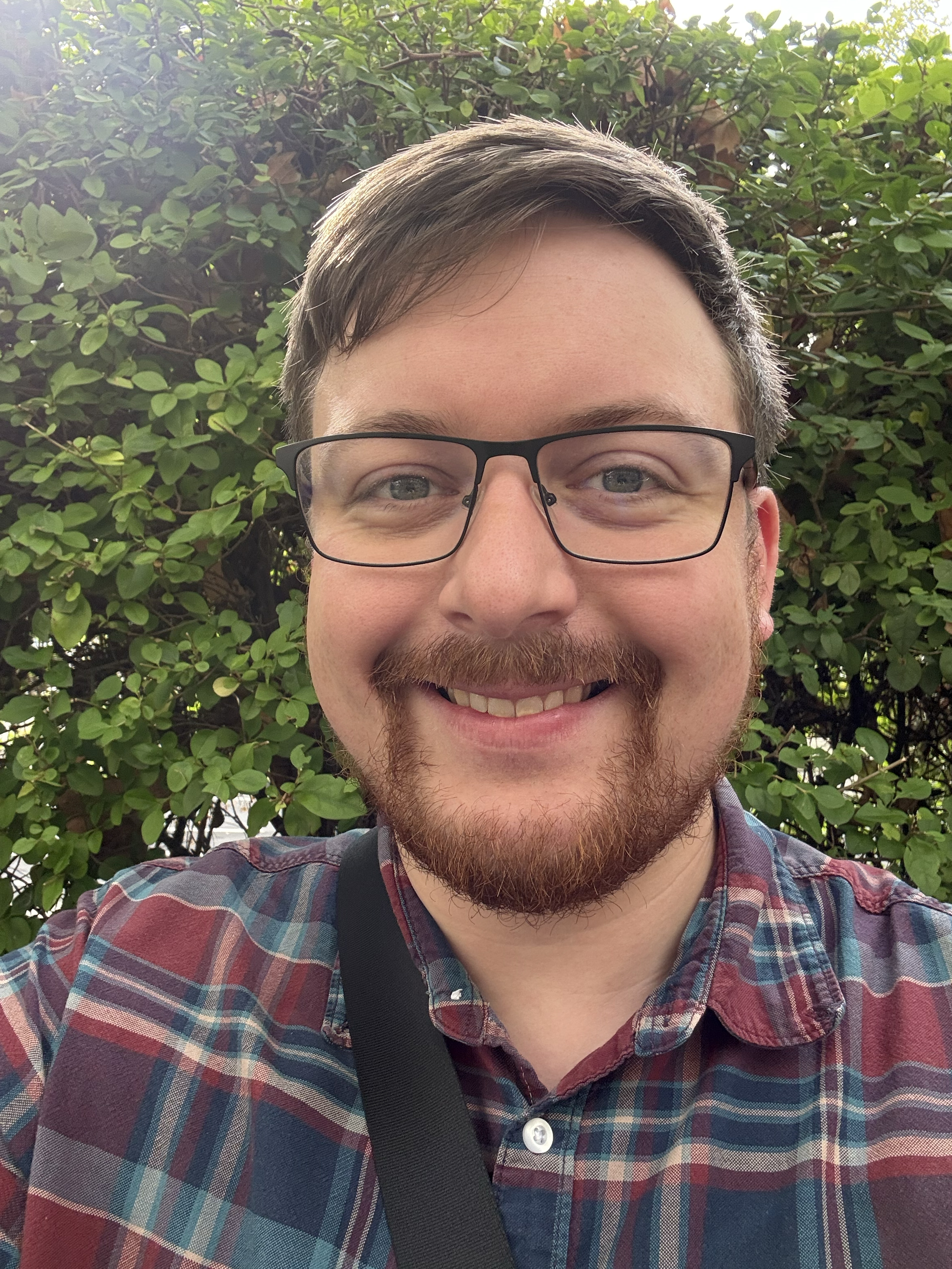 iPhone 16 Pro Max vertical selfie