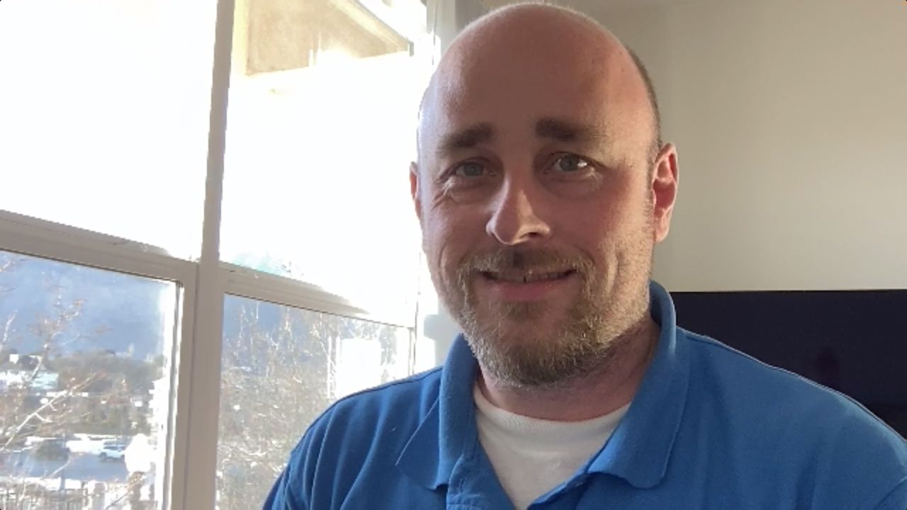 Apple Studio Display camera in Zoom, blinds open