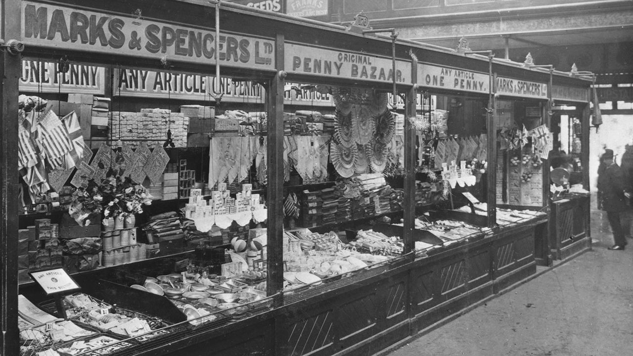 Marks &amp;amp; Spencer&amp;#039;s market stall © Jewish Chronicle/Heritage Images/Getty Images