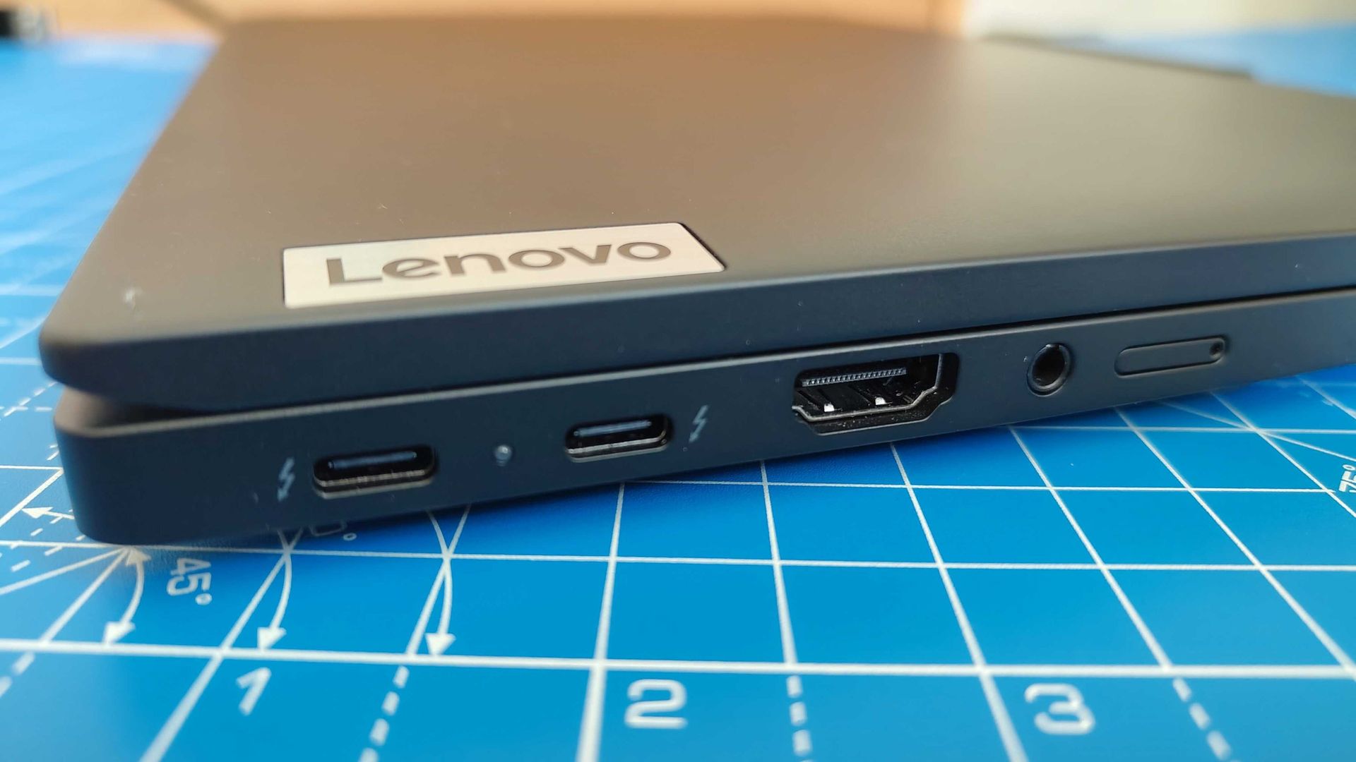 Testing out the Lenovo ThinkPad T14s Gen 6 (AMD) in a home office