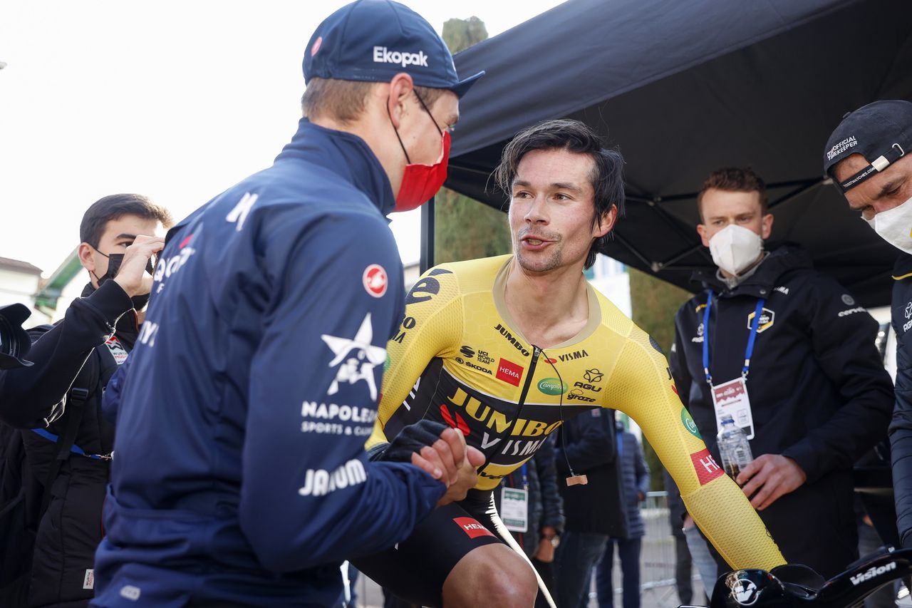 Itzulia Basque Country 2022 - 61st Edition - 1st stage Hondarribia - Hondarribia 7,5 km - 04/04/2022 - Remco Evenepoel (BEL - Quick-Step Alpha Vinyl Team) - Primoz Roglic (SLO - Team Jumbo - Visma) - photo Luis Angel Gomez/SprintCyclingAgency&Acirc;&copy;2022