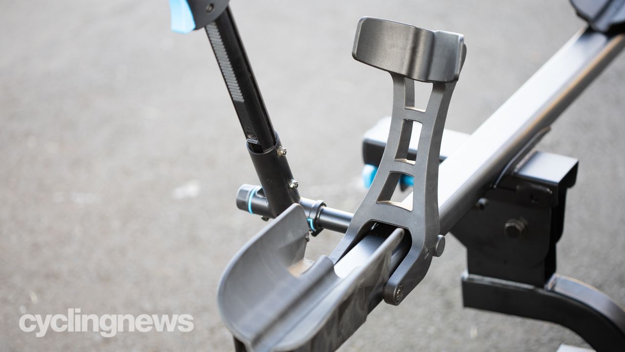 Rockymounts MonoRail Solo hitch bike rack detail of front wheel cup
