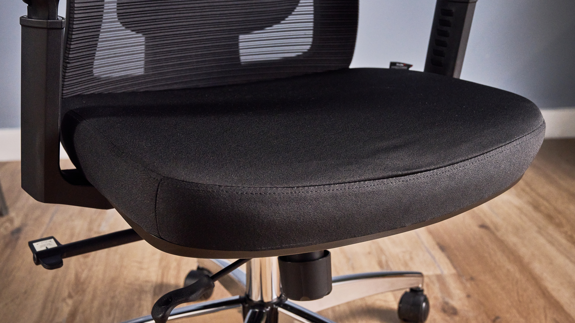Boulies EP200 desk chair for home office