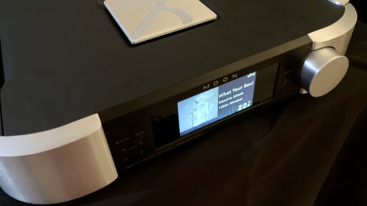 Moon North 791 network player/preamp with front panel screen illuminated
