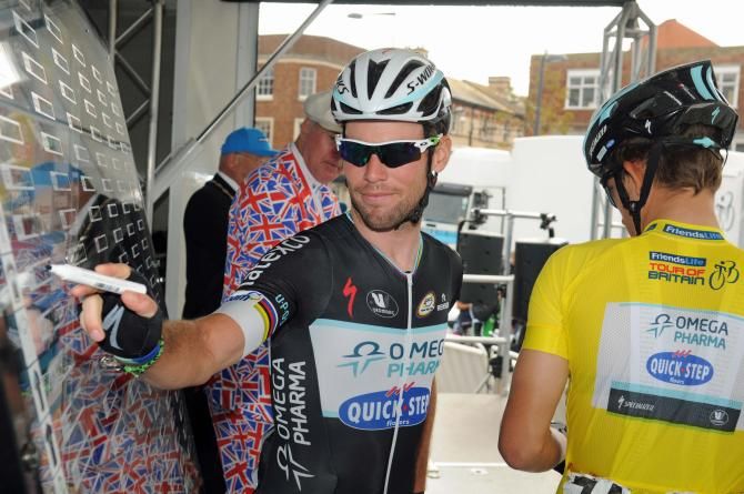 Mark Cavendish (Omega Pharma-QuickStep) signs on