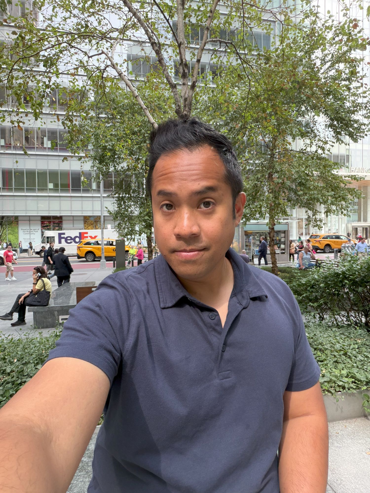 Apple iPhone 17 selfie sample.