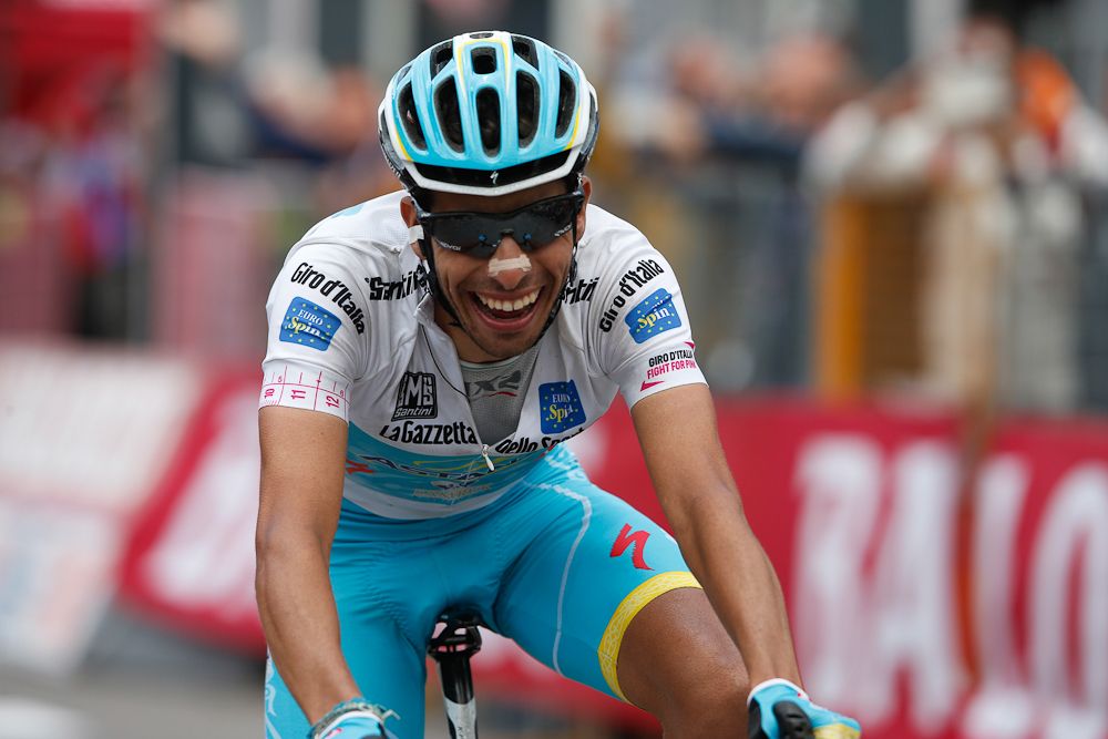 Aru finishes at Sestriere.