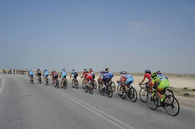 Crosswinds battered the peloton again