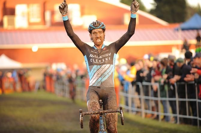 Jamie Driscoll (RALEIGH/CLEMENT) posts up with a huge smile, winning the inaugural MFG Cyclocross Waves For Water Cross Collaboratio