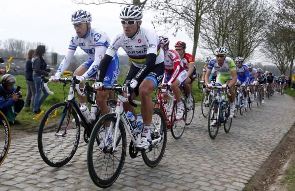 Thor Hushovd (Garmin-Cervelo) on an early section of cobbles