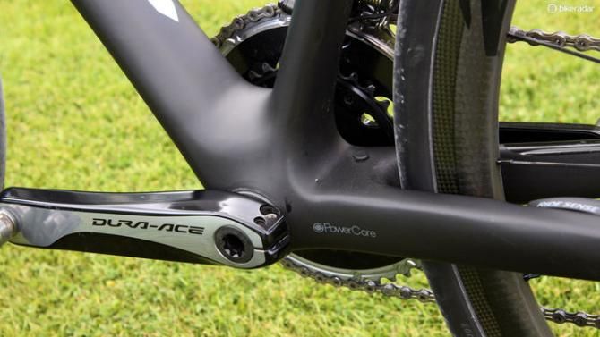 The 86.5mm-wide press-fit 'PowerCore' bottom bracket shell anchors a similar wide down tube and seat tube, plus a massive box section for the asymmetrical chainstays