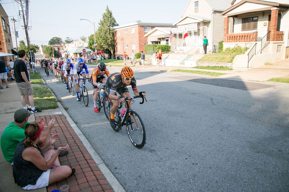 Brad Huff tries to close the gap