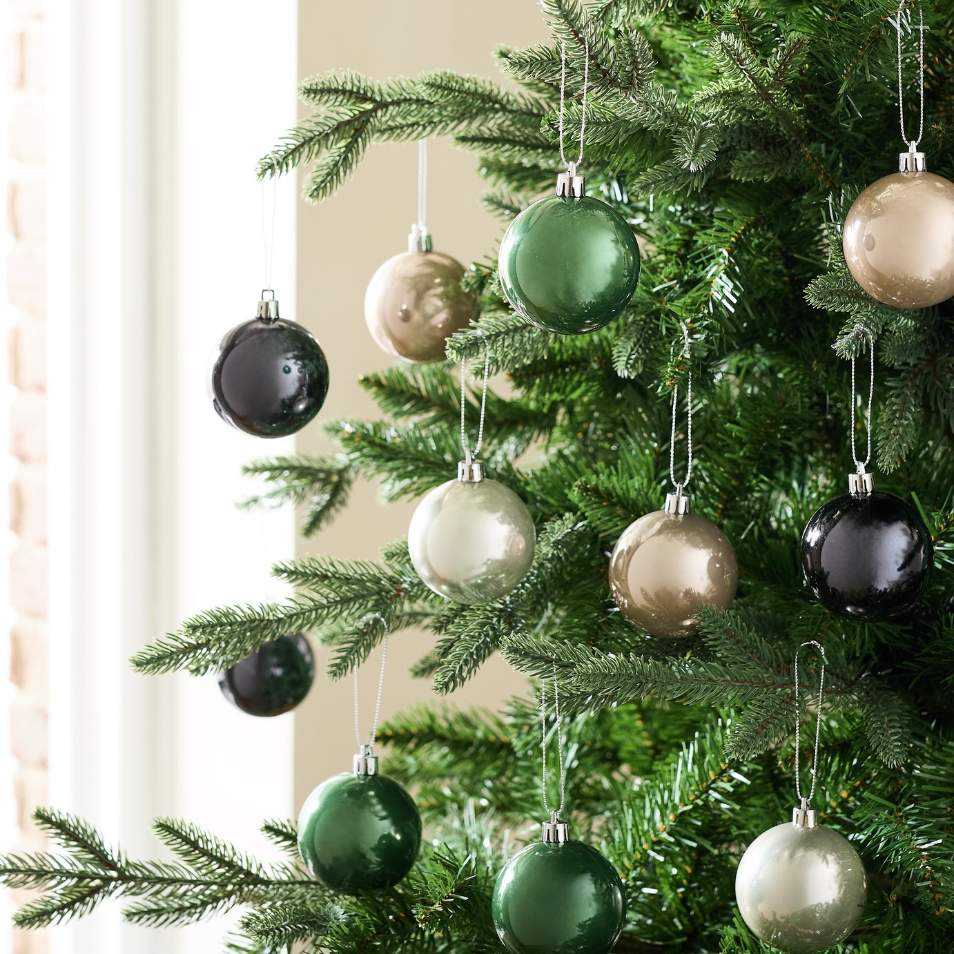 Habitat Pack of 24 Shatterproof Timeless Christmas Baubles