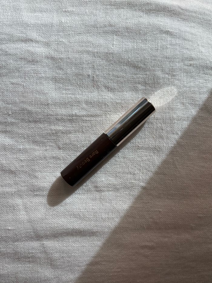 The xx brow gel on a white linen background