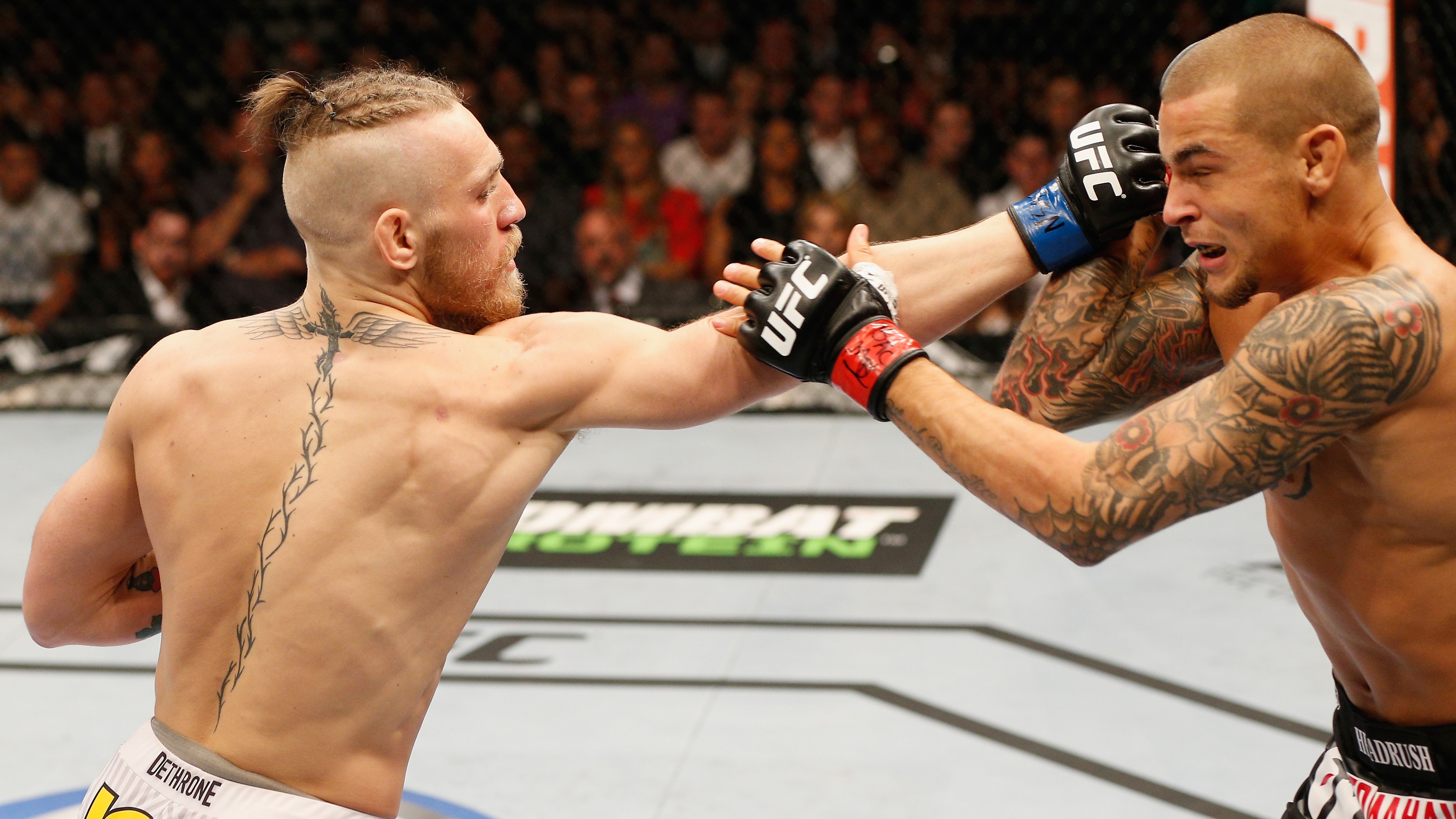 Et bilde av McGregor i ringen under en kamp.