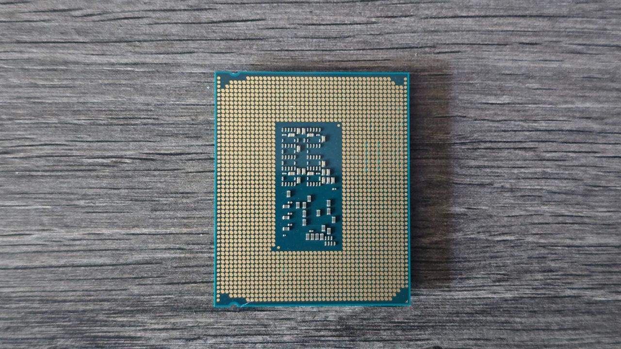 The reverse side of the Intel Core Ultra 7 265K