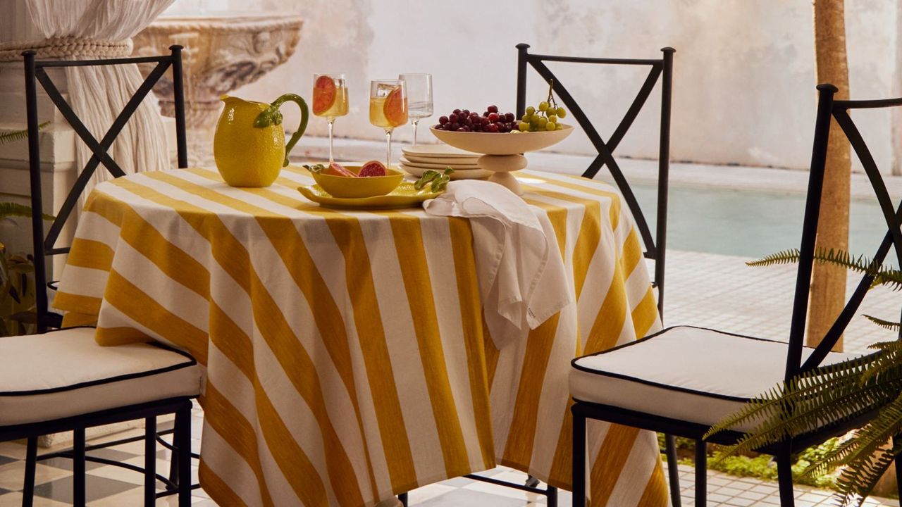 H&amp;M Home Patterned cotton tablecloth