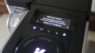 image showing descale mode on a keurig coffee machine