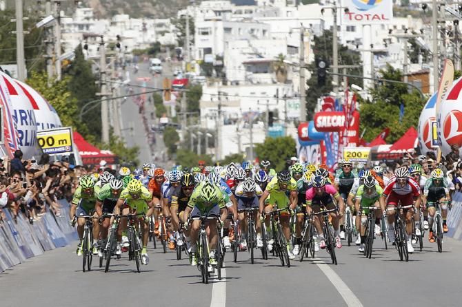 Elia Viviani (Cannondale) sprints toward victory